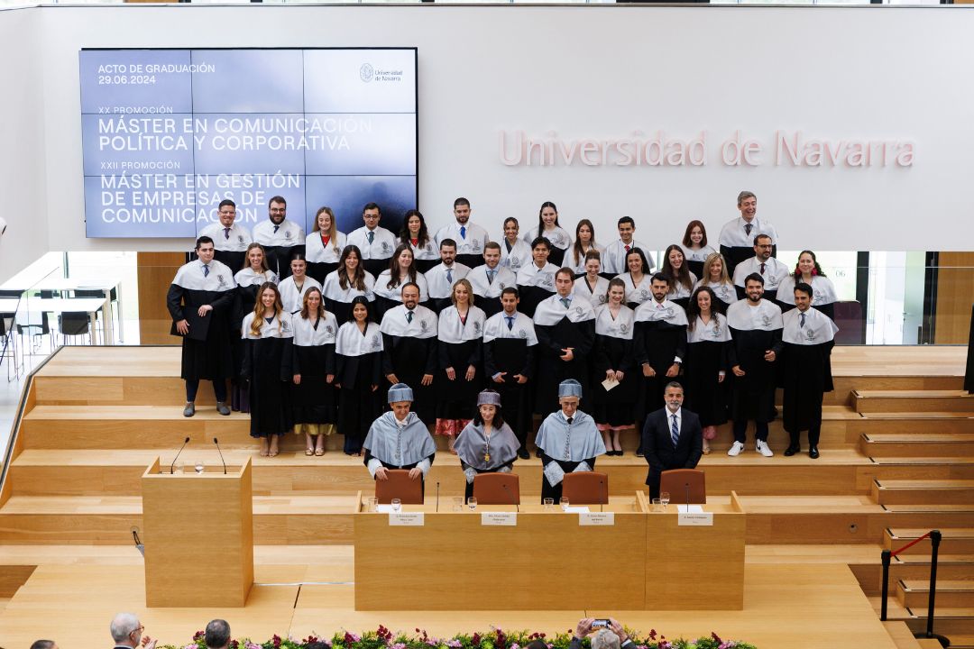 Group of University of Navarra graduates 